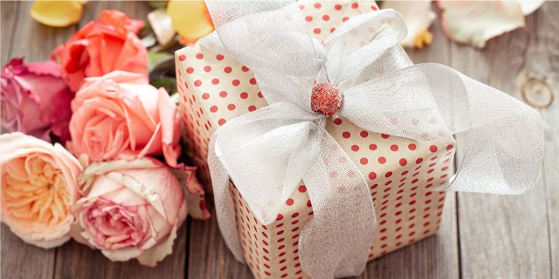 Quà 8/3 cho bạn gái thể hiện sự cẩn trọng